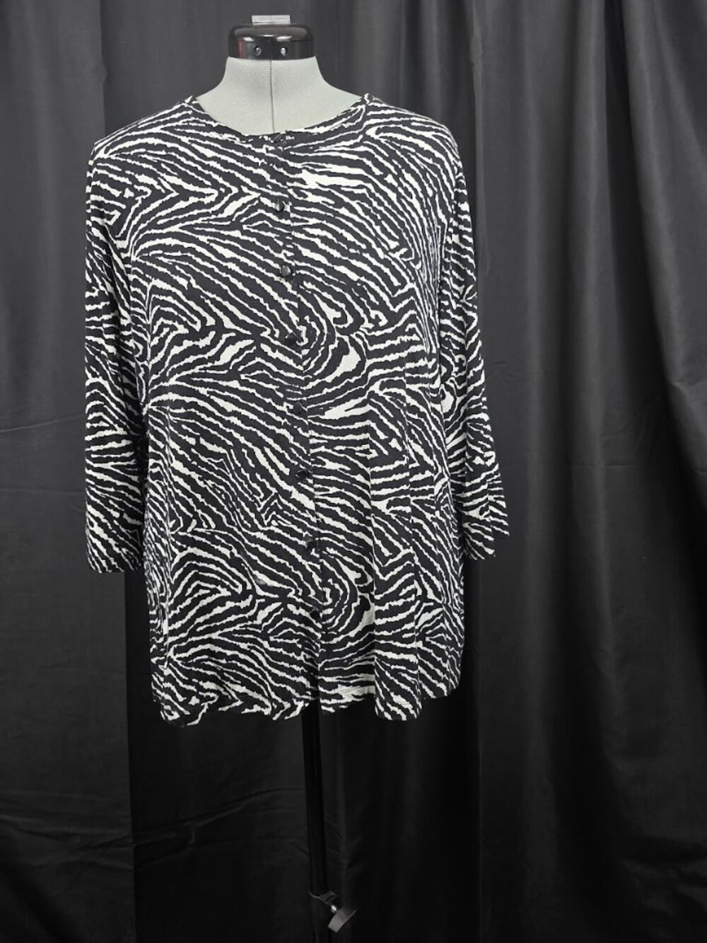 Sarah Spencer black and white zebra print blouse Size 2X